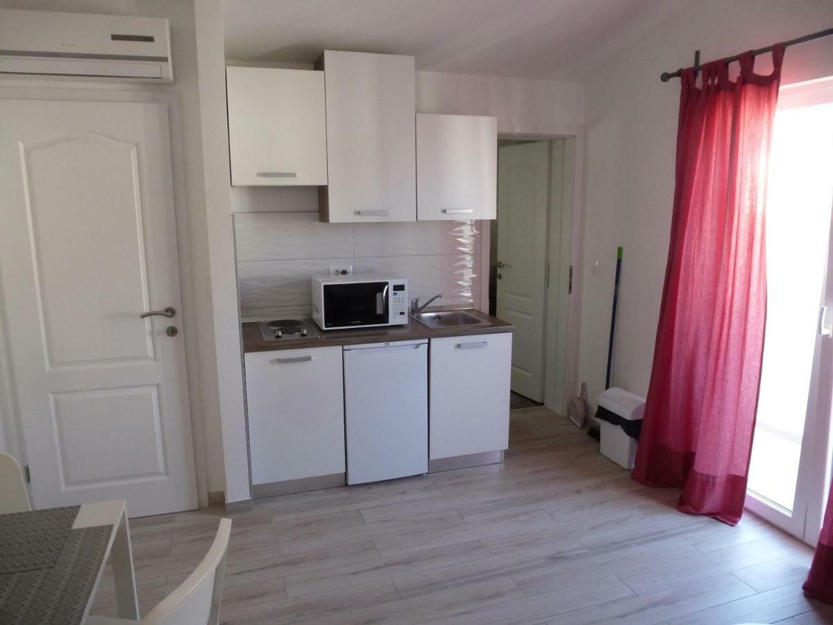 Apartment Vicko Дрвеник Экстерьер фото